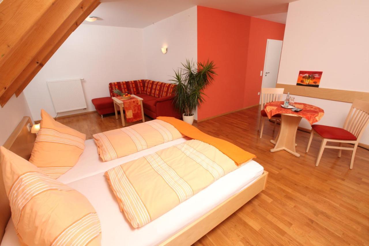 Gasthof-Pension Brauner Hirsch In Alfeld - Mittelfranken Экстерьер фото