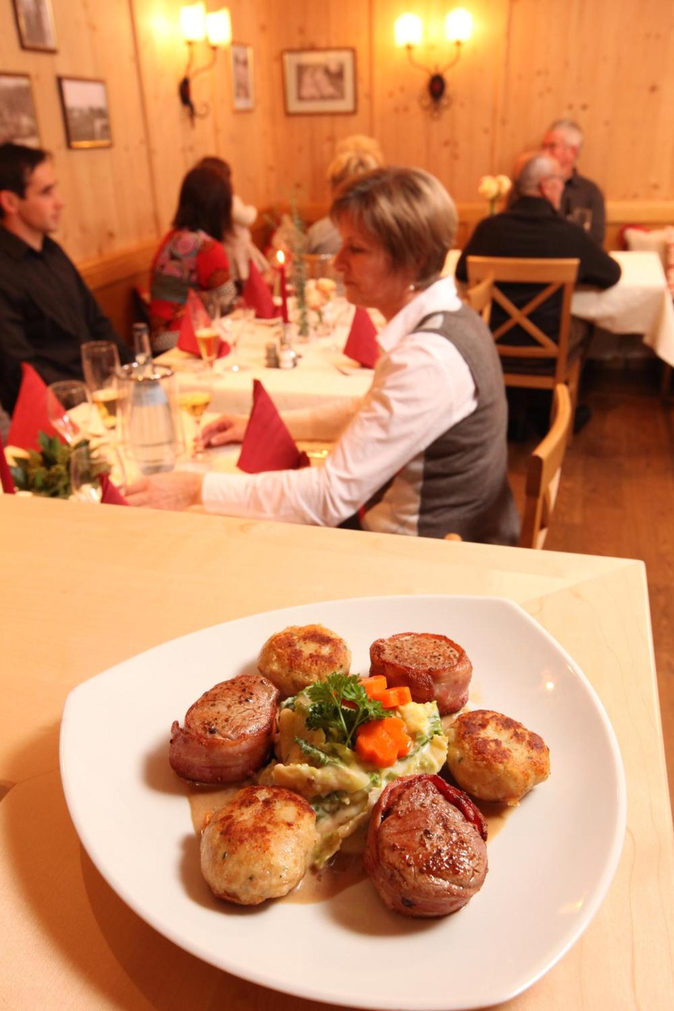 Gasthof-Pension Brauner Hirsch In Alfeld - Mittelfranken Экстерьер фото